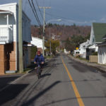 Cycliste sur la rue de l'Église